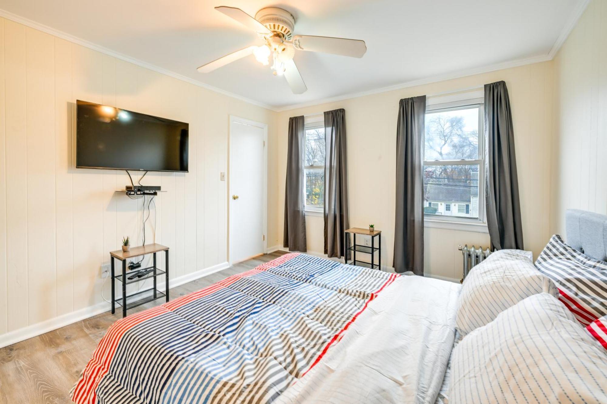 Charming Long Island Home With Fenced Yard! Freeport Bagian luar foto