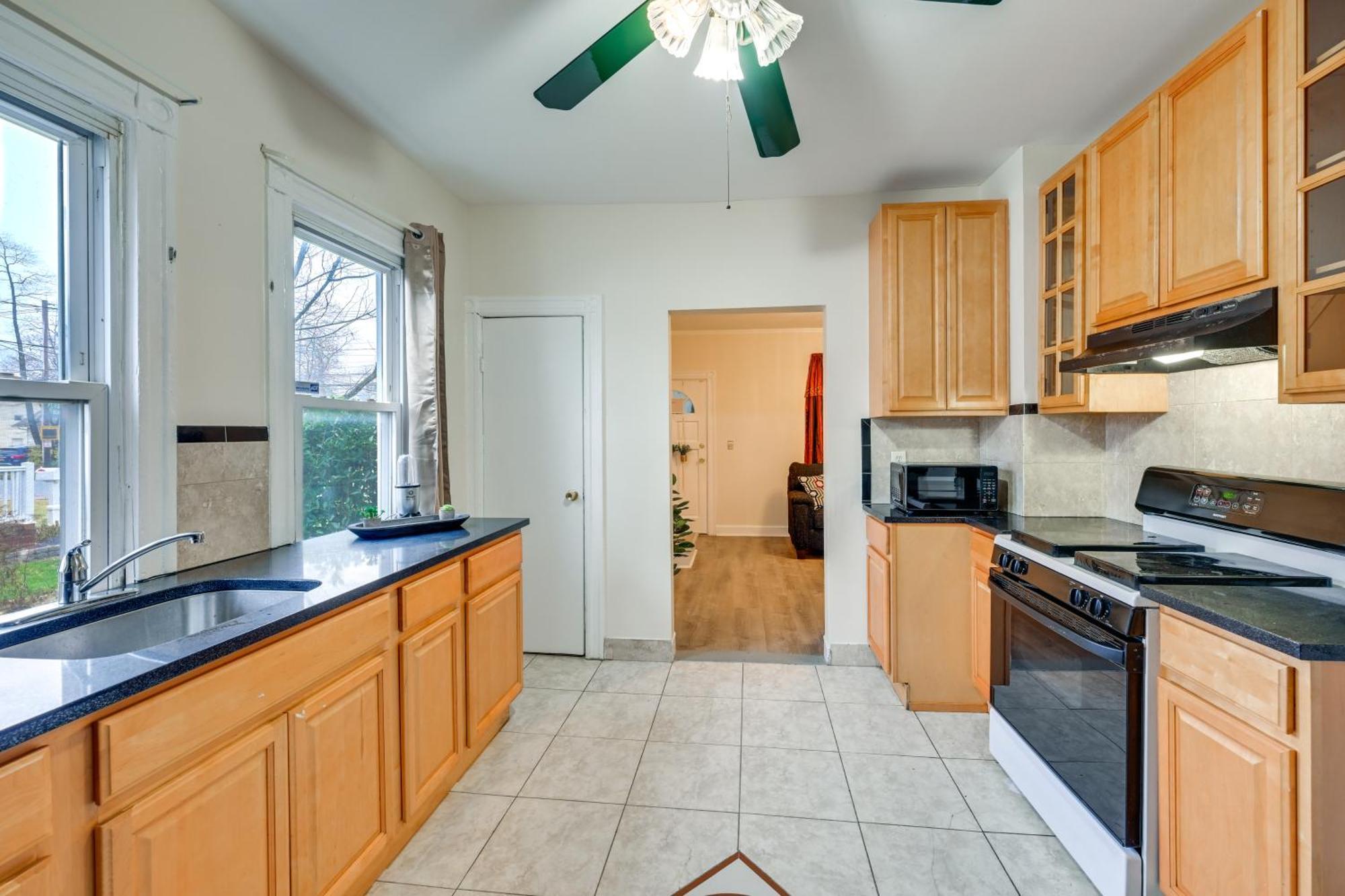 Charming Long Island Home With Fenced Yard! Freeport Bagian luar foto