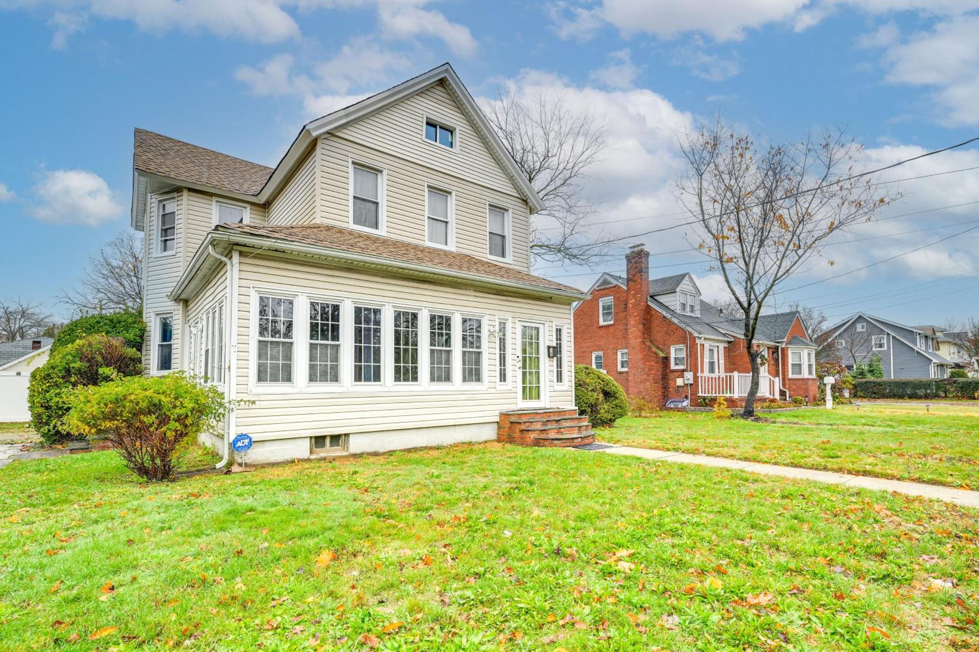 Charming Long Island Home With Fenced Yard! Freeport Bagian luar foto